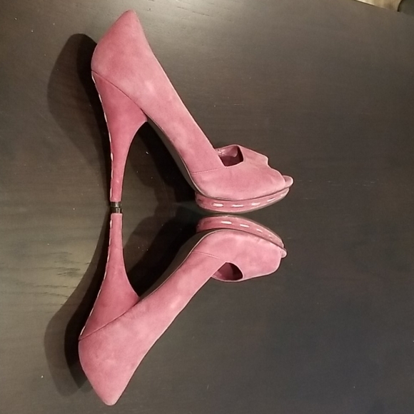 BCBGeneration womans size 8.5M heel - Picture 4 of 16